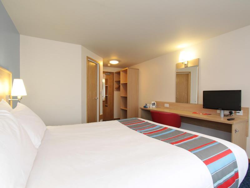 Travelodge Staines Luaran gambar